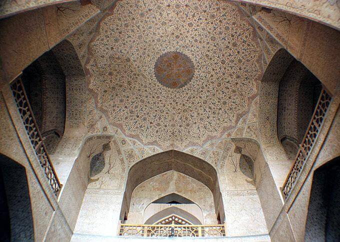 ali-qapu-isfahan-155635091